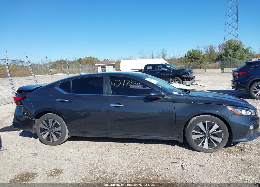 2021 NISSAN ALTIMA SV FWD VIN: 1N4BL4DV2MN395634