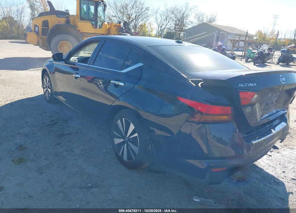 2021 NISSAN ALTIMA SV FWD VIN: 1N4BL4DV2MN395634