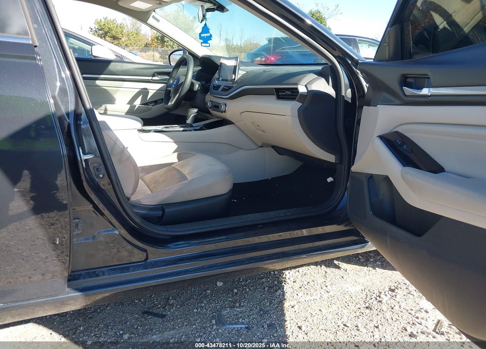 2021 NISSAN ALTIMA SV FWD VIN: 1N4BL4DV2MN395634