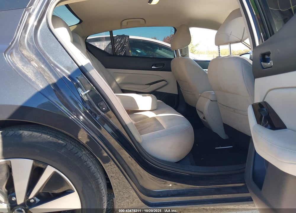 2021 NISSAN ALTIMA SV FWD VIN: 1N4BL4DV2MN395634