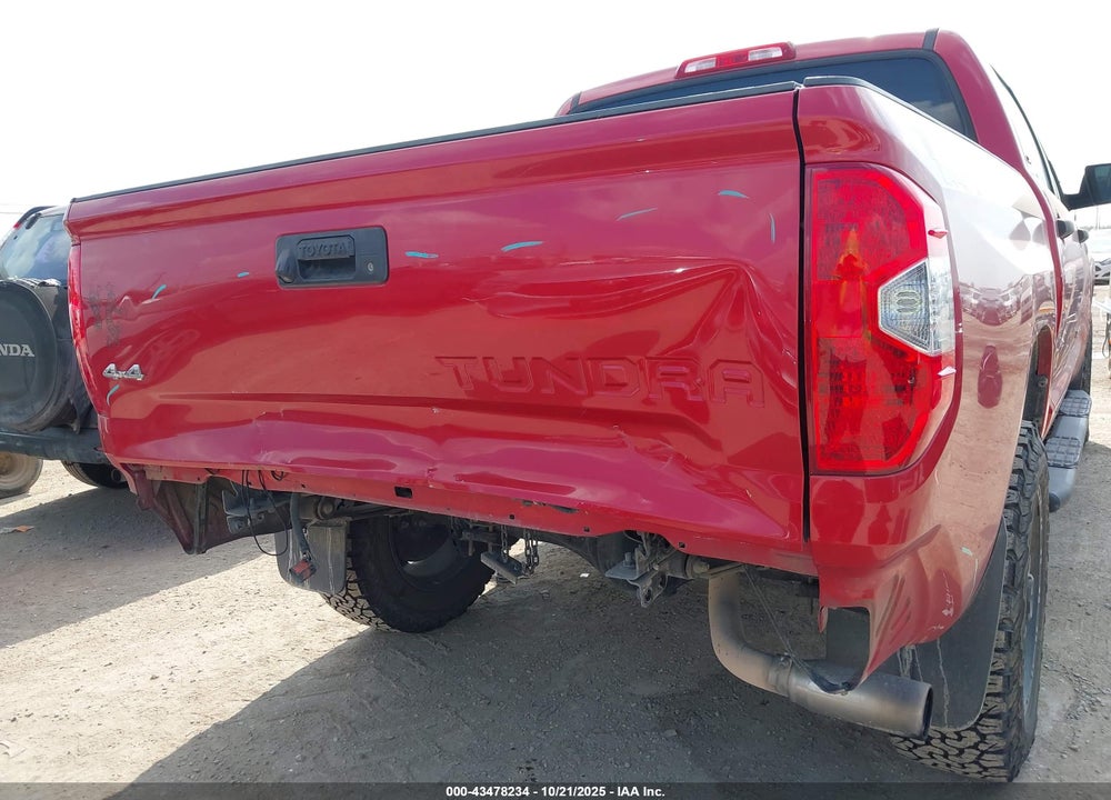 2015 TOYOTA TUNDRA SR5 5.7L V8 VIN: 5TFDW5F13FX418548