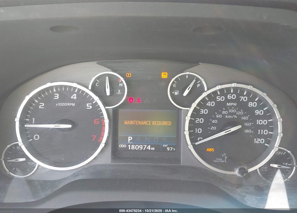 2015 TOYOTA TUNDRA SR5 5.7L V8 VIN: 5TFDW5F13FX418548
