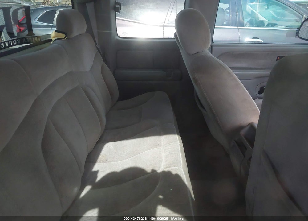 2000 GMC SIERRA 1500 SL VIN: 2GTEC19TXY1114670