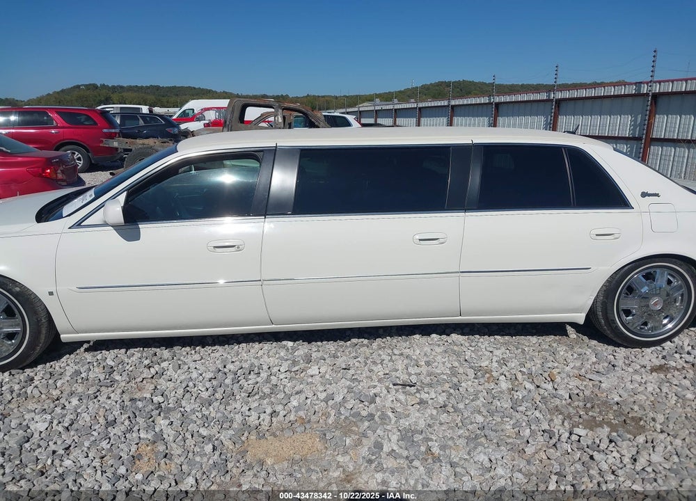 2007 CADILLAC DTS VIN: 1GEEH96Y77U550323