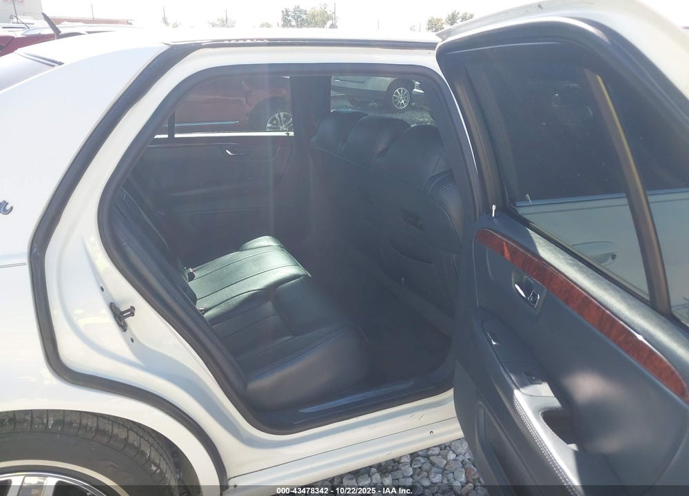 2007 CADILLAC DTS VIN: 1GEEH96Y77U550323