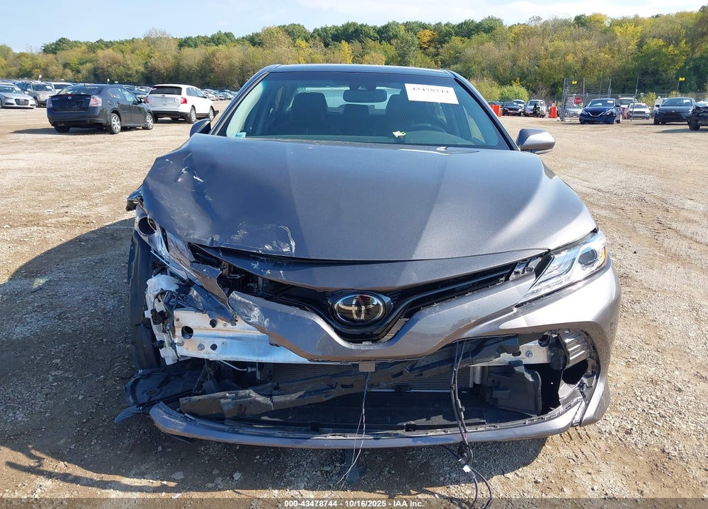 2018 TOYOTA CAMRY XLE VIN: 4T1B11HK5JU137197