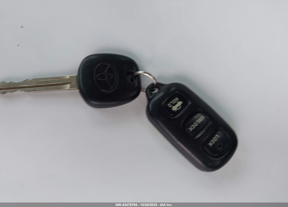 2005 TOYOTA CAMRY LE V6 VIN: 4T1BF32K45U101609
