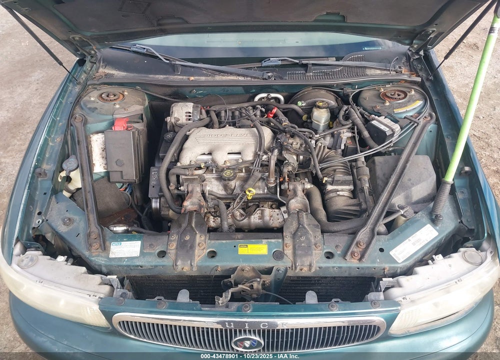 1998 BUICK CENTURY CUSTOM VIN: 2G4WS52M8W1614353