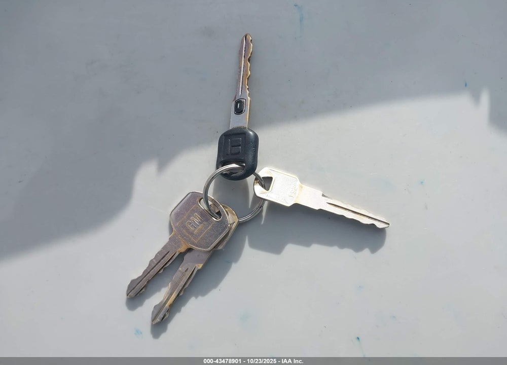 1998 BUICK CENTURY CUSTOM VIN: 2G4WS52M8W1614353