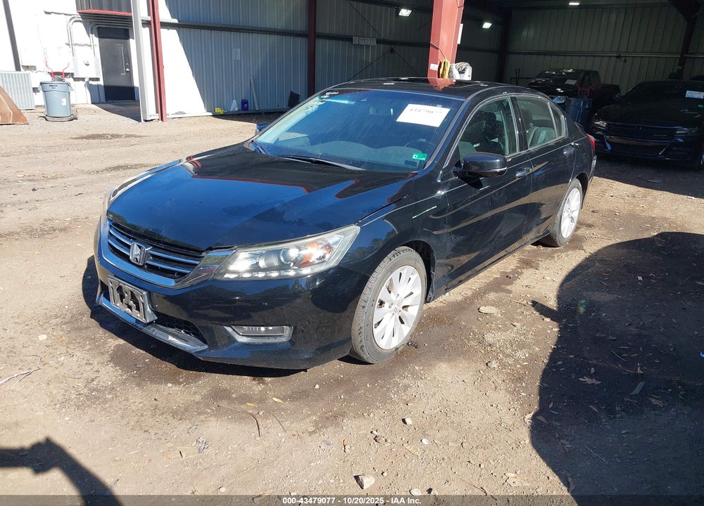 2013 HONDA ACCORD VIN: 1HGCR3F85DA024538