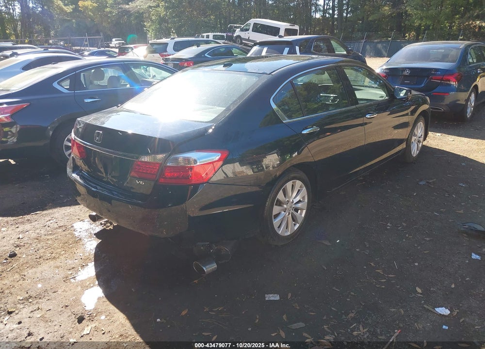 2013 HONDA ACCORD VIN: 1HGCR3F85DA024538