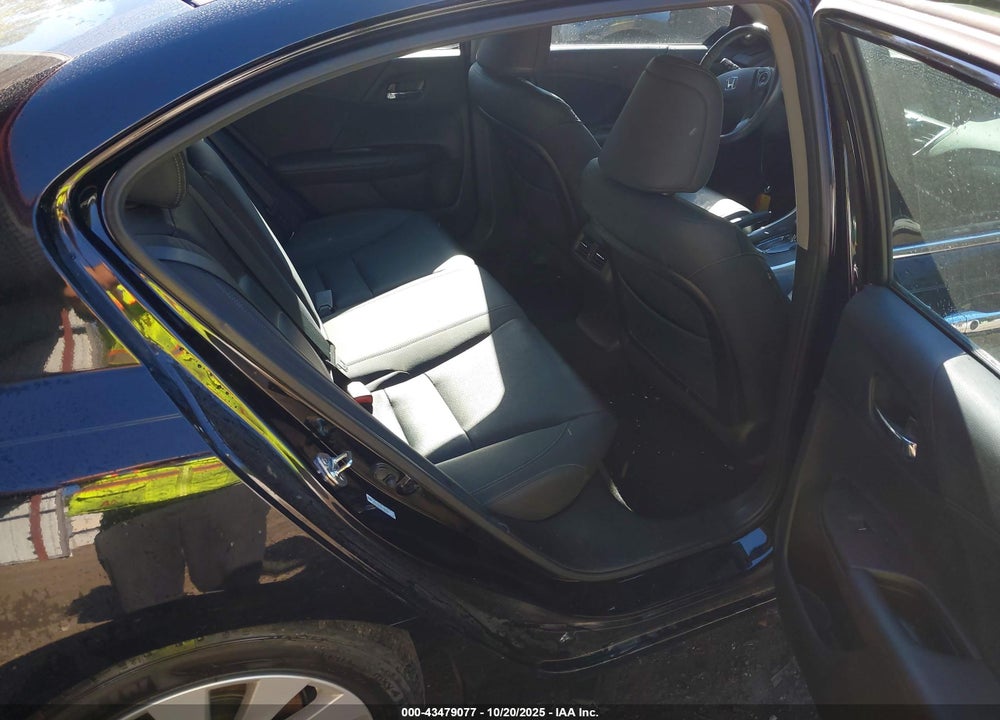2013 HONDA ACCORD VIN: 1HGCR3F85DA024538