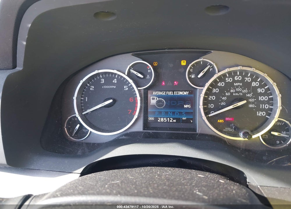 2017 TOYOTA TUNDRA SR5 5.7L V8 VIN: 5TFDW5F11HX676506