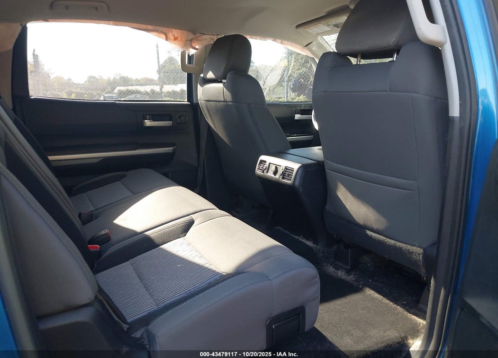 2017 TOYOTA TUNDRA SR5 5.7L V8 VIN: 5TFDW5F11HX676506
