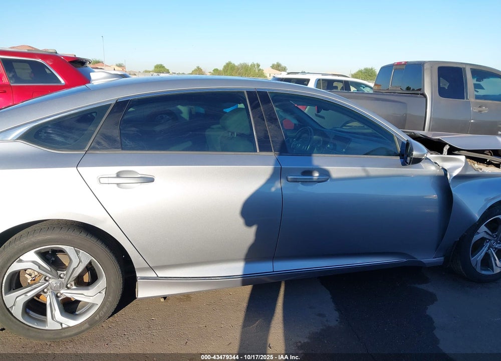 2018 HONDA ACCORD VIN: 1HGCV1F65JA081008