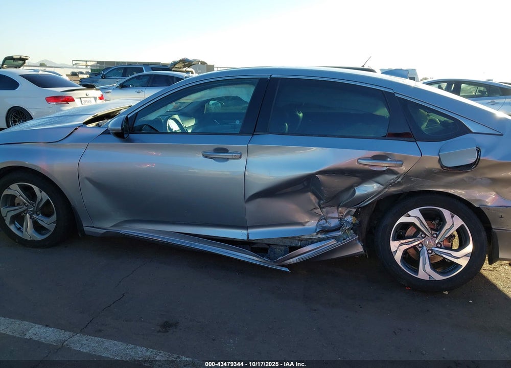 2018 HONDA ACCORD VIN: 1HGCV1F65JA081008