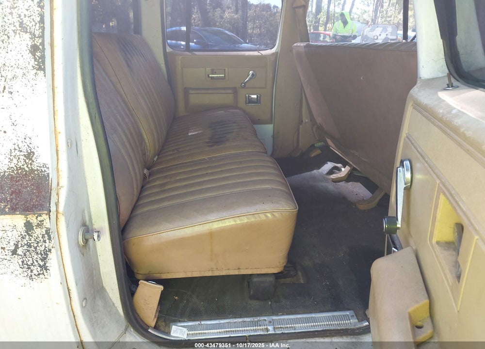 1987 CHEVROLET SUBURBAN V200 VIN: 1GNGV26K5HF164865