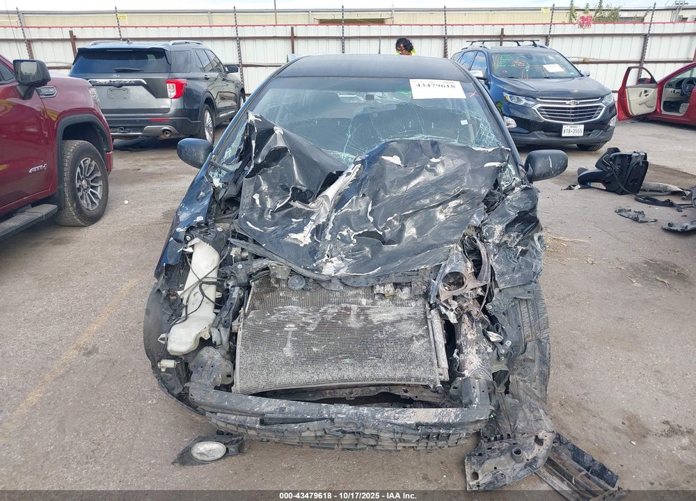 2012 HONDA FIT VIN: JHMGE8H55CC034631