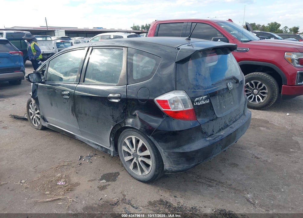 2012 HONDA FIT VIN: JHMGE8H55CC034631