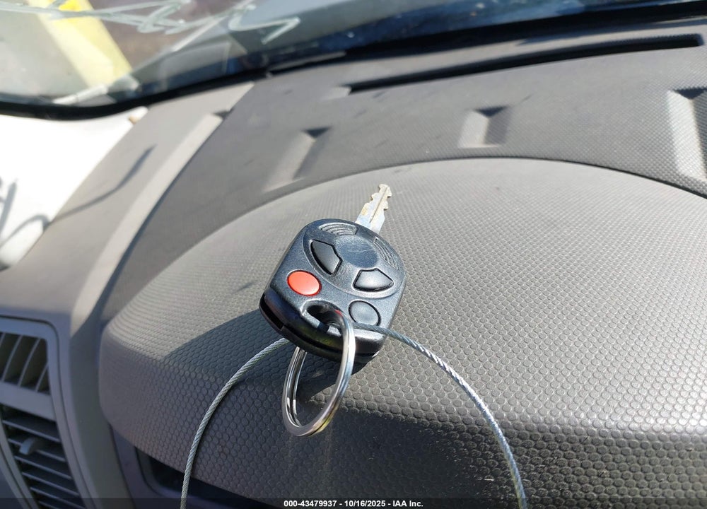 2010 FORD ESCAPE XLS VIN: 1FMCU0C79AKC17106
