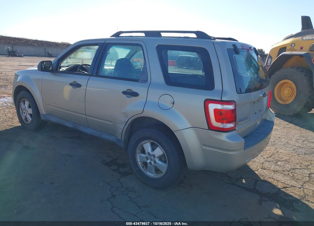 2010 FORD ESCAPE XLS VIN: 1FMCU0C79AKC17106