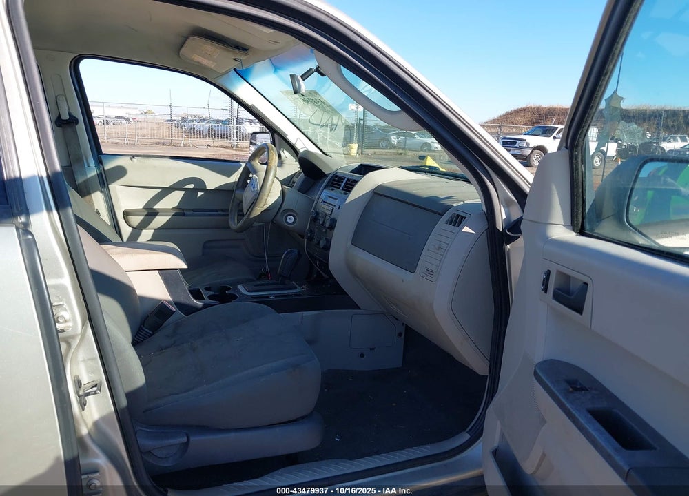 2010 FORD ESCAPE XLS VIN: 1FMCU0C79AKC17106