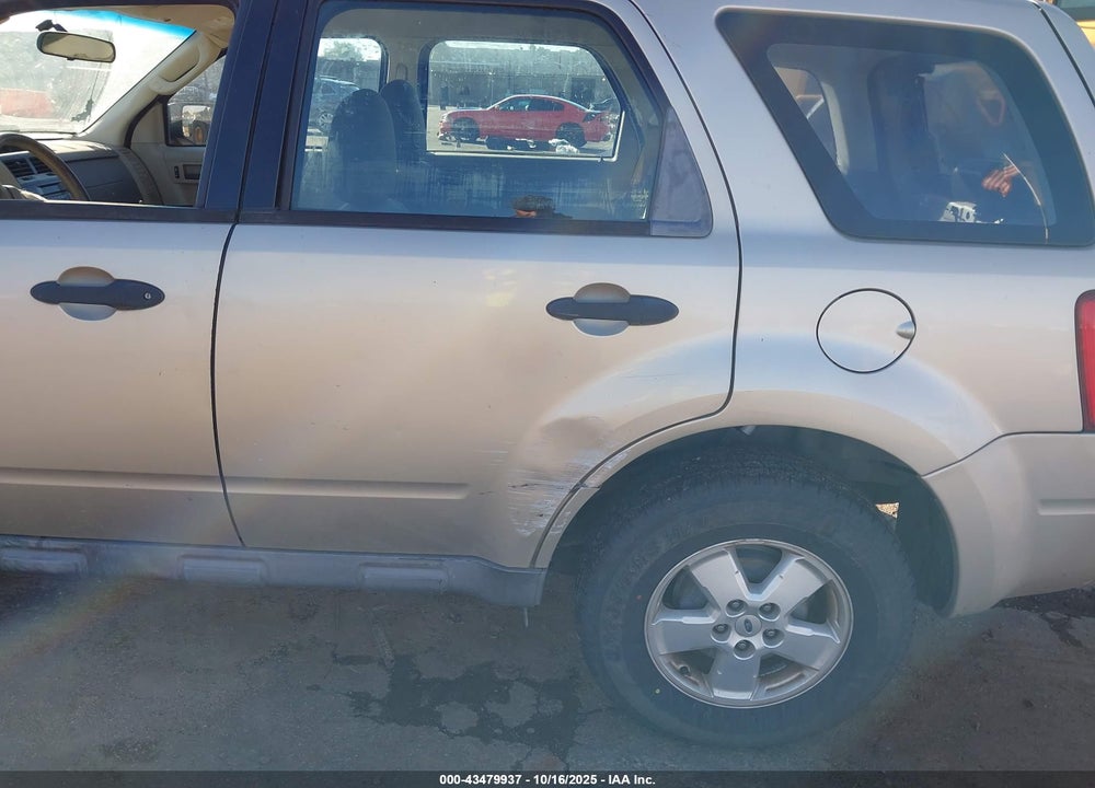 2010 FORD ESCAPE XLS VIN: 1FMCU0C79AKC17106