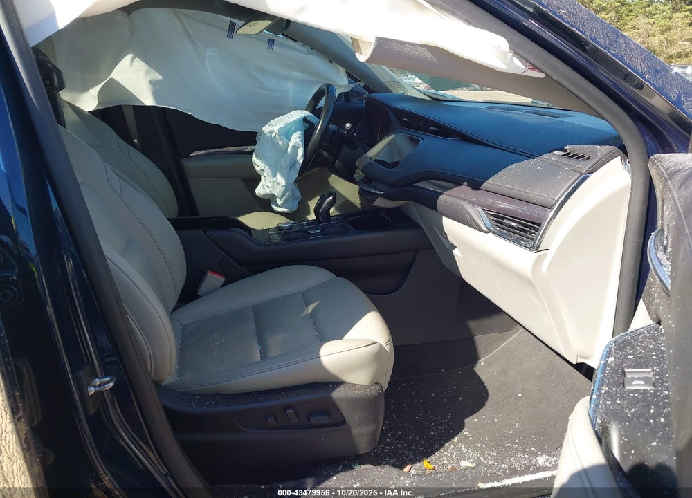2019 CADILLAC XT4 LUXURY VIN: 1GYAZAR44KF128726