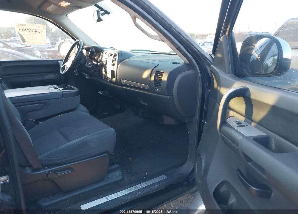 2009 CHEVROLET SILVERADO 1500 LT VIN: 3GCEC23039G275519