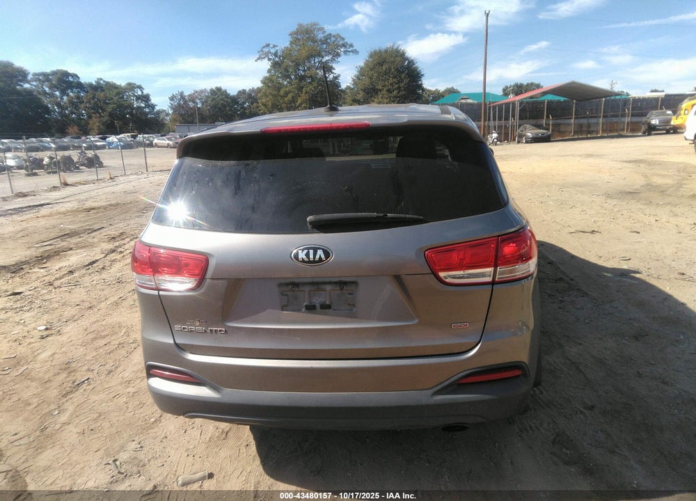 2016 KIA SORENTO VIN: 5XYPG4A31GG074882
