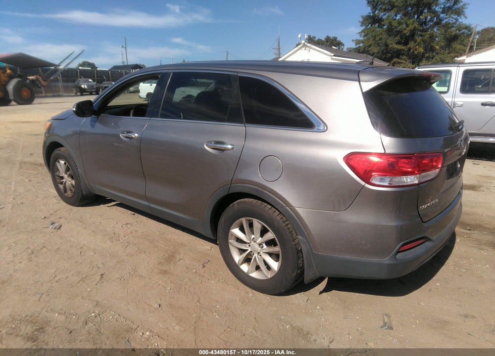 2016 KIA SORENTO VIN: 5XYPG4A31GG074882