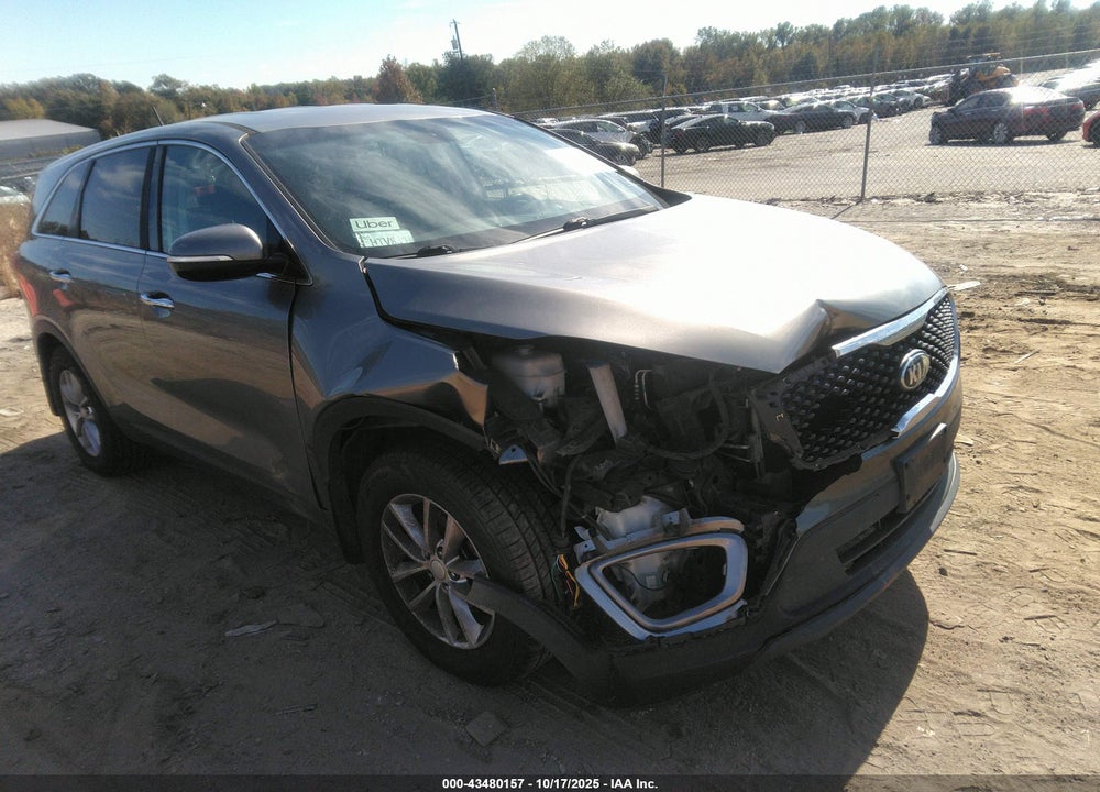 2016 KIA SORENTO VIN: 5XYPG4A31GG074882