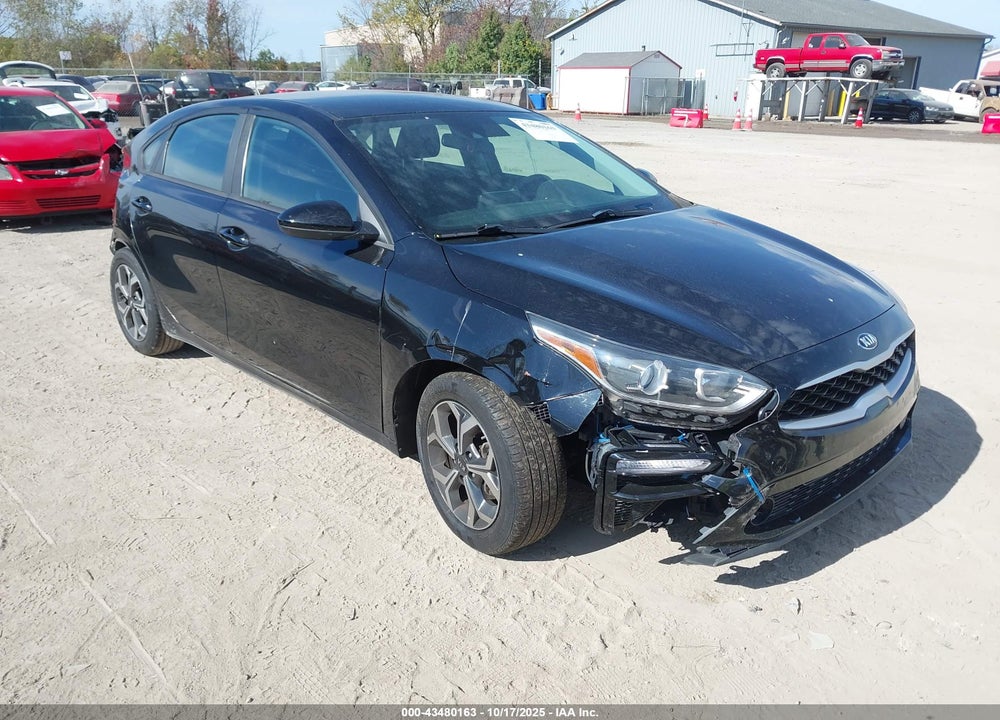 2019 KIA FORTE LXS VIN: 3KPF24AD4KE017410