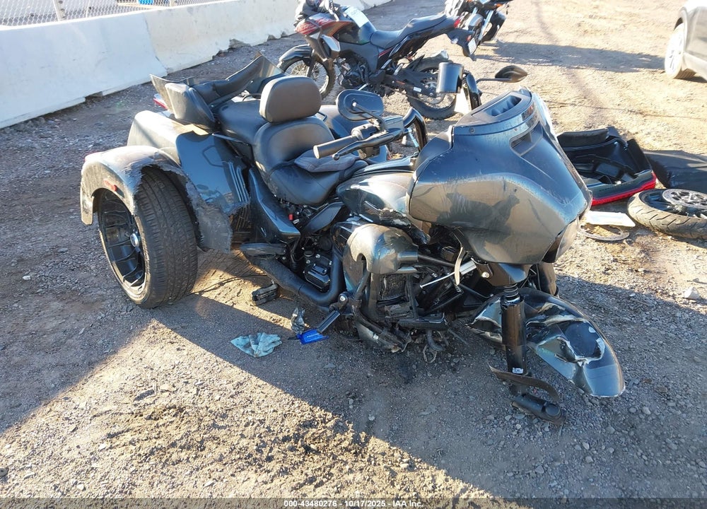 2025 HARLEY-DAVIDSON FLHTCUTG VIN: 1HD1MAF13SB852539