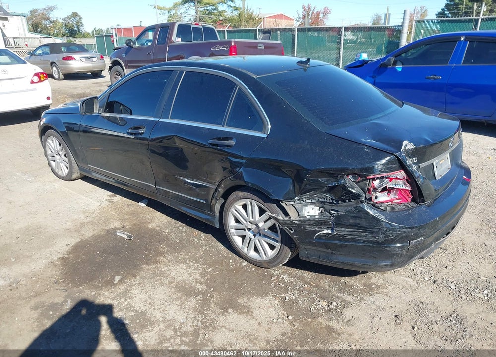 2008 MERCEDES-BENZ C CLASS VIN: WDDGF81X18F047818