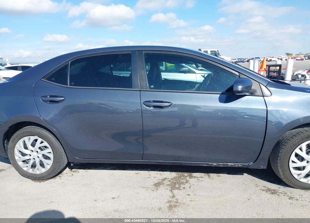2018 TOYOTA COROLLA LE VIN: 5YFBURHE3JP749349