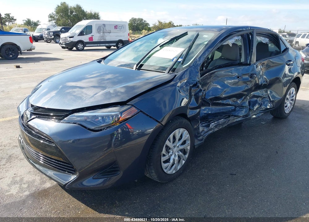 2018 TOYOTA COROLLA LE VIN: 5YFBURHE3JP749349