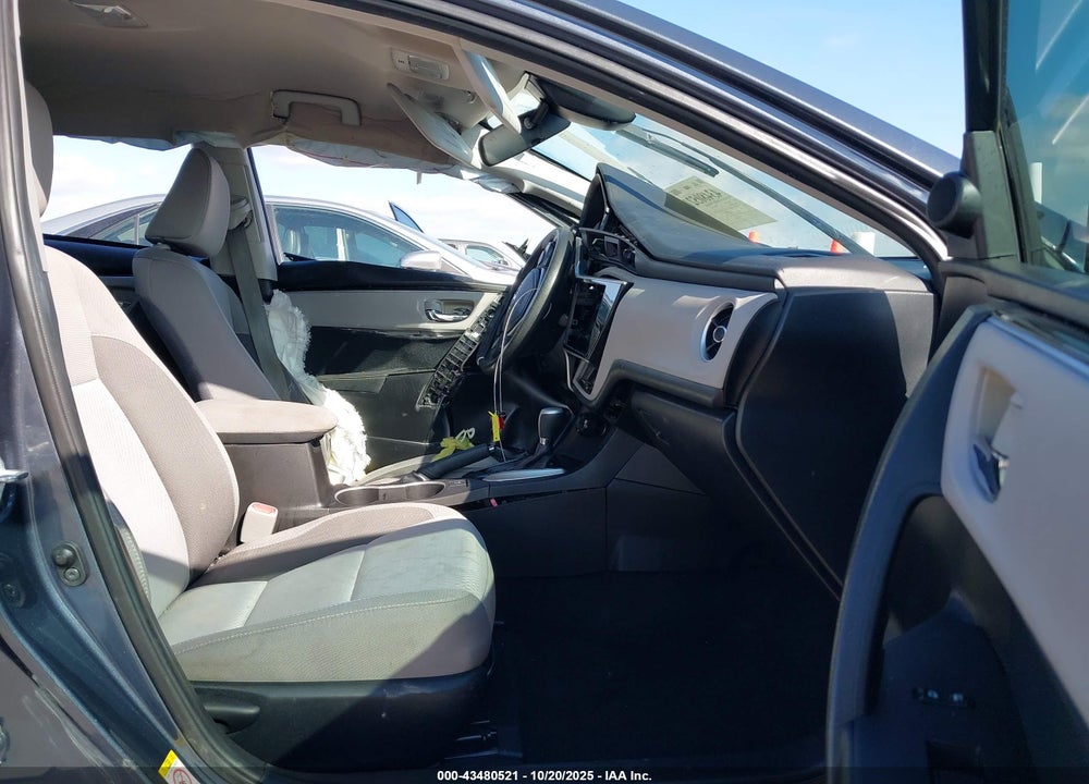 2018 TOYOTA COROLLA LE VIN: 5YFBURHE3JP749349