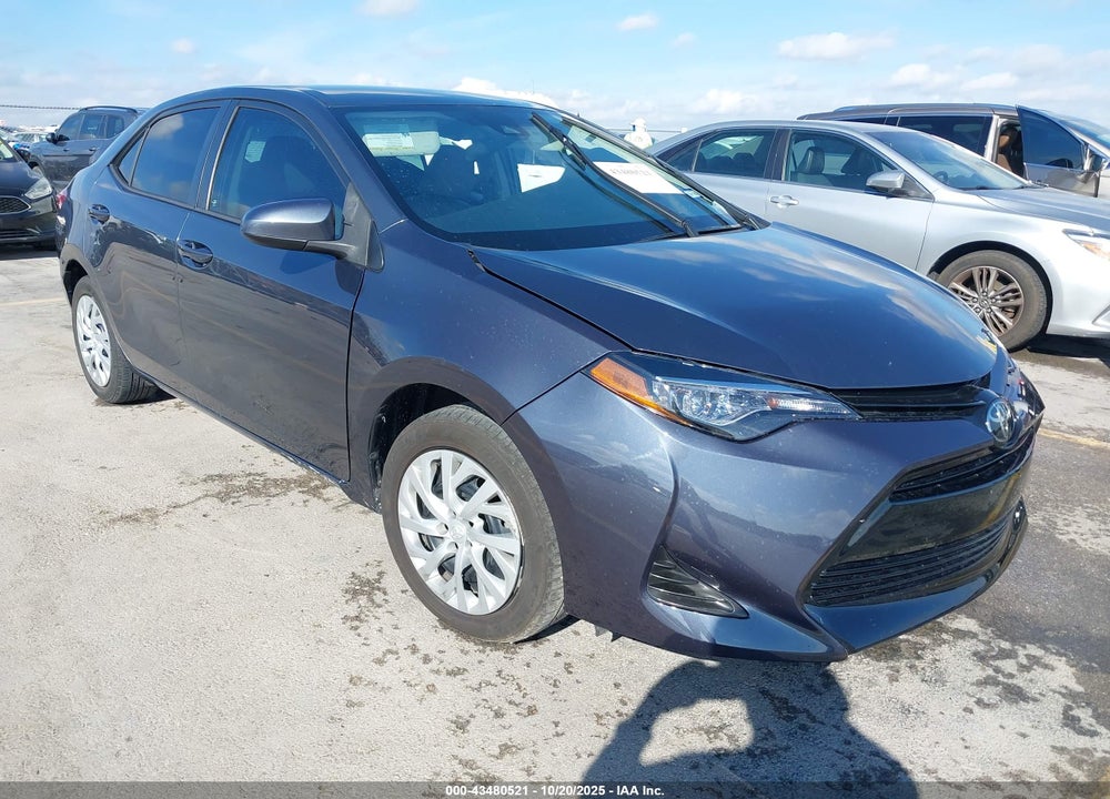 2018 TOYOTA COROLLA LE VIN: 5YFBURHE3JP749349