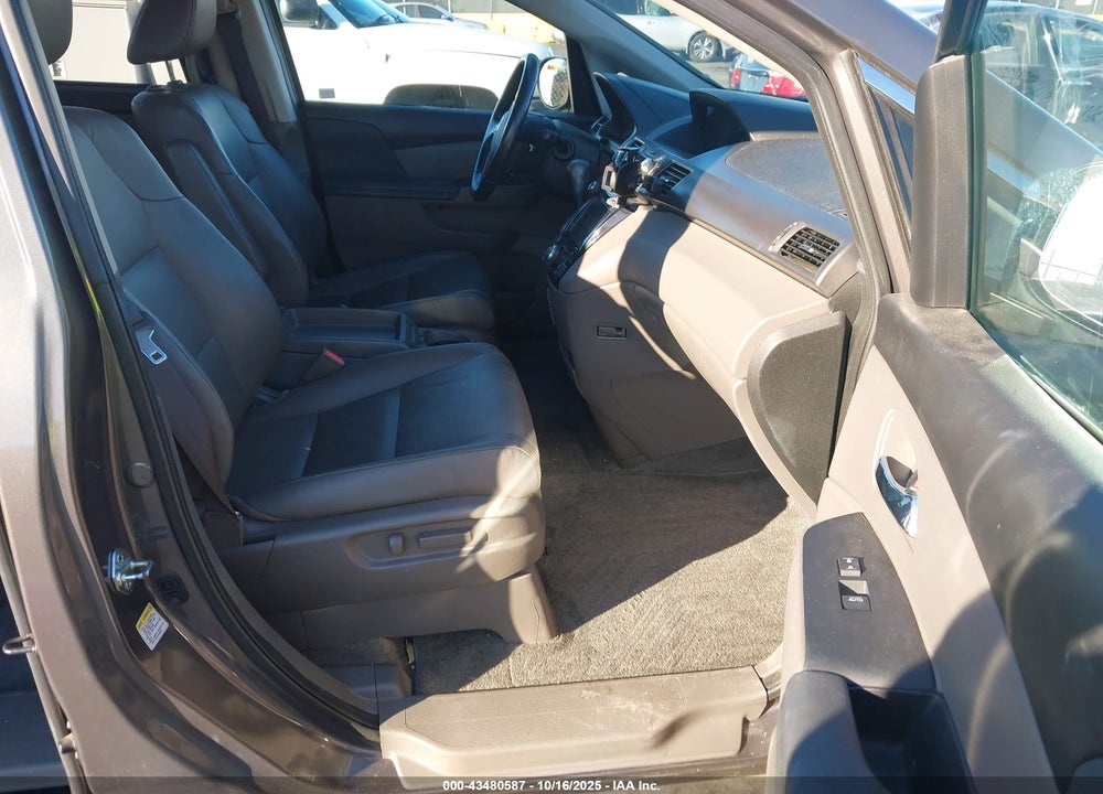 2015 HONDA ODYSSEY VIN: 5FNRL5H61FB116404