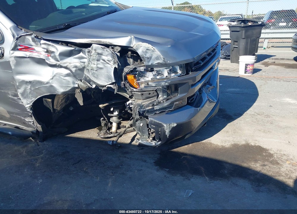2019 CHEVROLET SILVERADO 1500 RST VIN: 3GCUYEED6KG226920