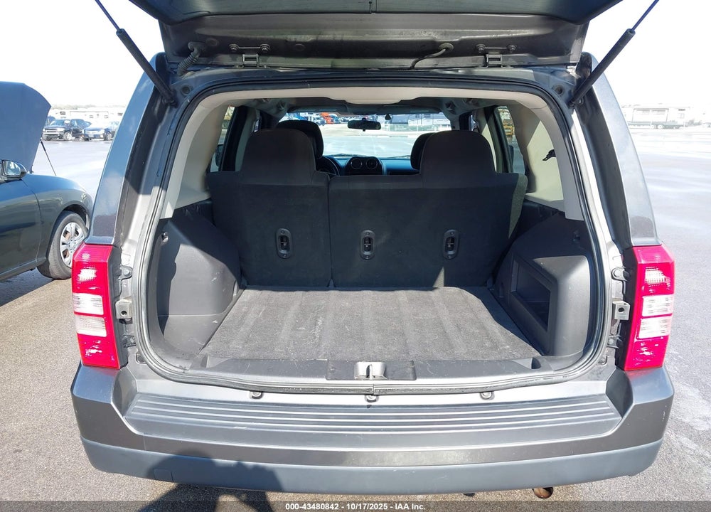 2014 JEEP PATRIOT LATITUDE VIN: 1C4NJRFB3ED761749