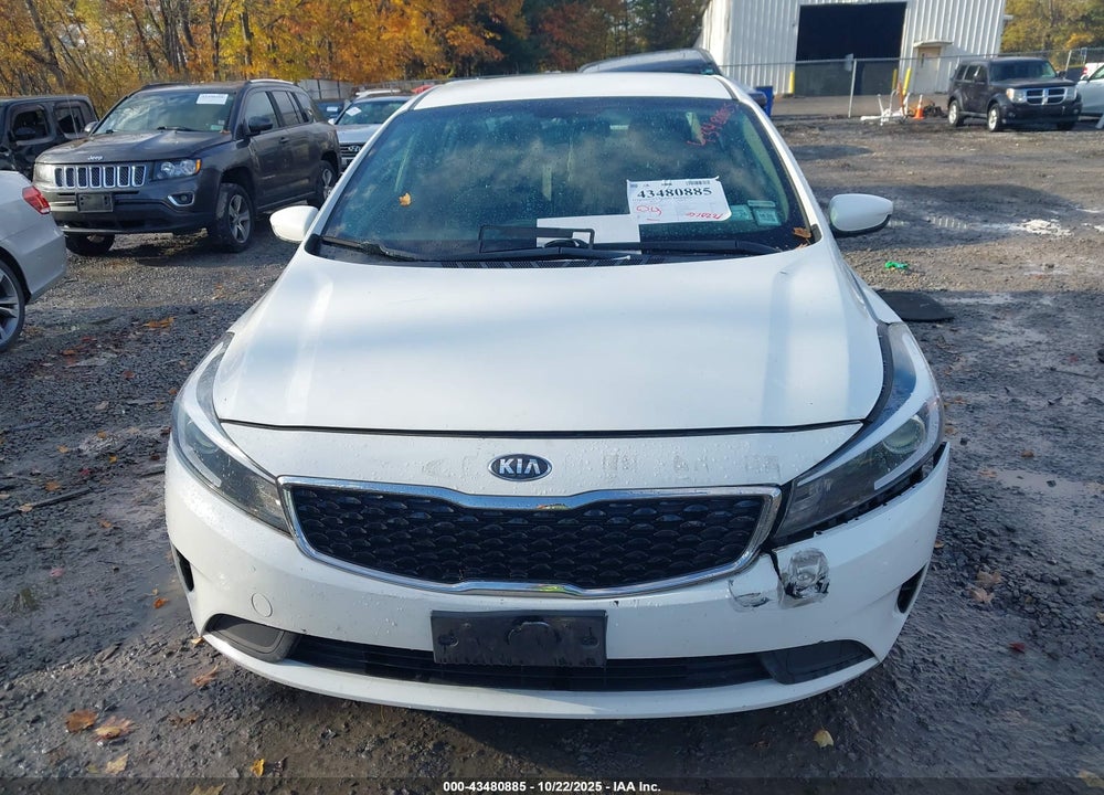2017 KIA FORTE VIN: 3KPFK4A77HE091732