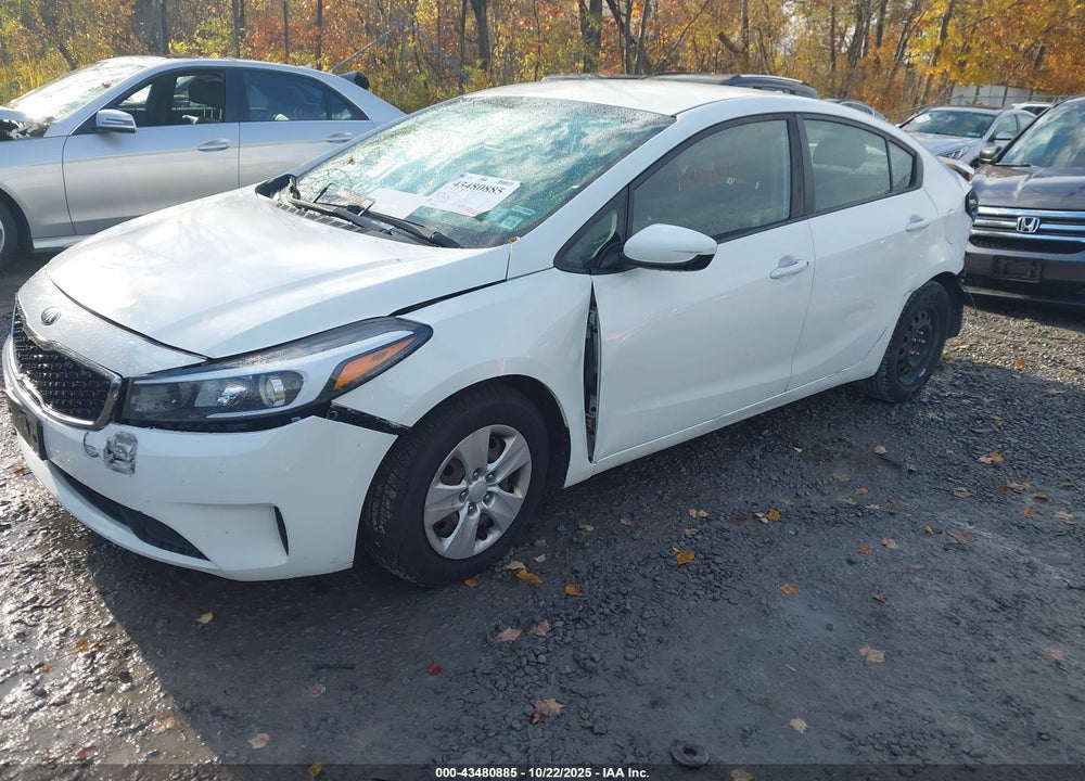 2017 KIA FORTE VIN: 3KPFK4A77HE091732