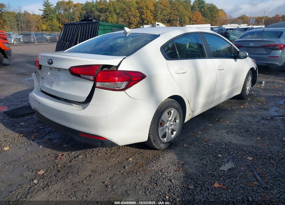 2017 KIA FORTE VIN: 3KPFK4A77HE091732