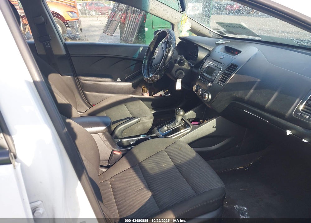 2017 KIA FORTE VIN: 3KPFK4A77HE091732