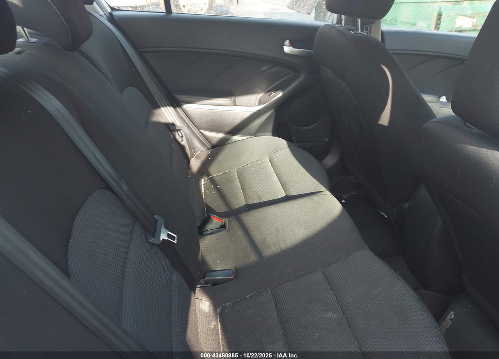 2017 KIA FORTE VIN: 3KPFK4A77HE091732