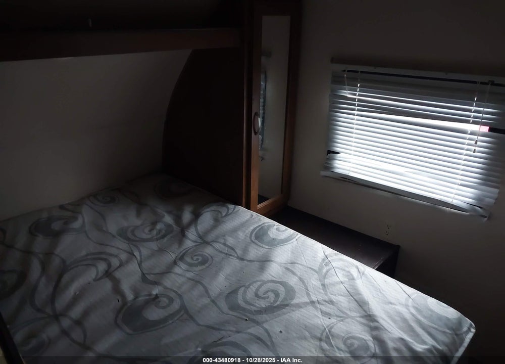 2018 FOREST RIVER WILDWOOD TRAVEL TRAILER VIN: 4X4TWDB2XJ7357870