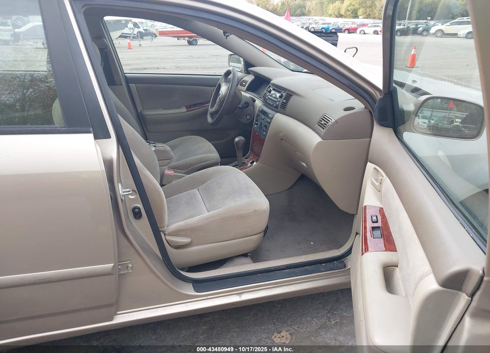 2005 TOYOTA COROLLA LE VIN: 1NXBR32E45Z390704
