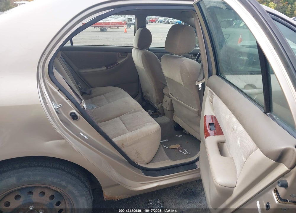 2005 TOYOTA COROLLA LE VIN: 1NXBR32E45Z390704
